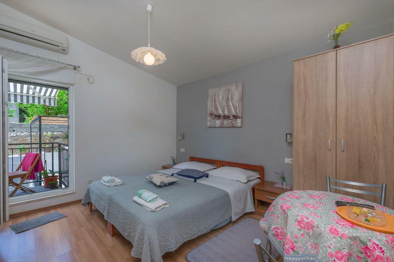 Apartment Ivanka Omiš Exteriör bild